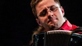Benefičný koncert Michal Červienka a hostia v Robotníckom dome