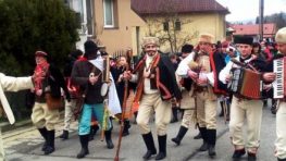 V nedeľu sú v Rudlovej a Sásovej tradičné Fašiangy s pochôdzkou