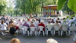 Nedeľný promenádny koncert „Divoký západ“ v Mestskom parku