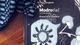 S etnologičkou  Oľgou Danglovou o modrotlači pod Zelenou klenbou