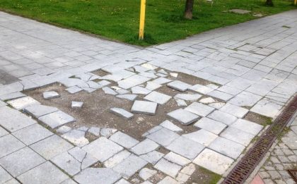 chodnik pri vub
