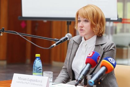 miriam lapunikova