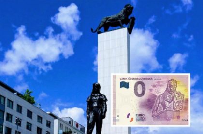 socha s eurobankovkou