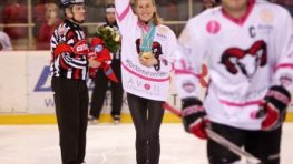 HC´05 iClinic Banská Bystrica aj tento rok bojuje dražbou špeciálnych dresov za zdravé prsia