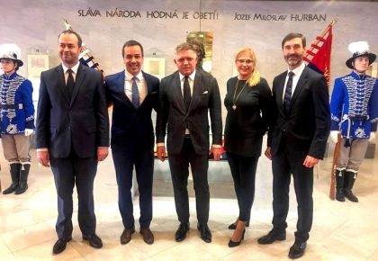poslanci Smeru