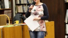 Terapeutka a spisovateľka Antonie Krzemieňová v knižnici o emóciách