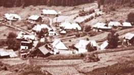 O vypálenej obci Kalište vyjde krásny historický kalendár