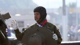 FOTO: Historická vojenská prehliadka v meste pod Urpínom prilákala desaťtisíce návštevníkov