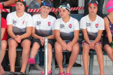 štafeta UMB zľava Stebilová, Jankovičová, Paceková, Malíková