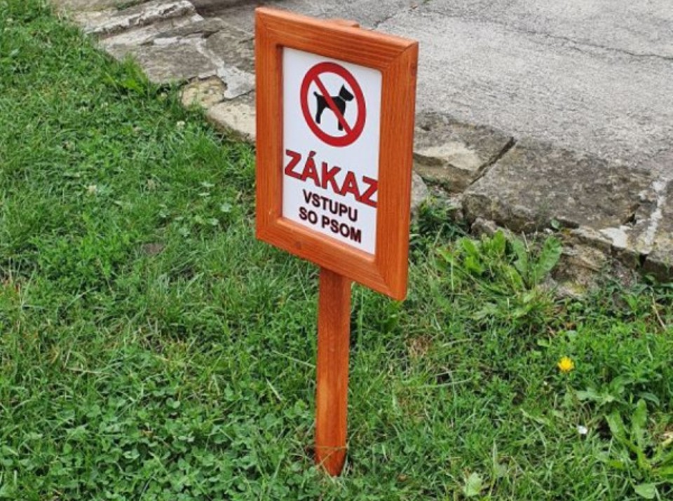 stanovisko-mesta-k-z-kazu-ven-enia-psov-v-parkoch