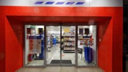 Tesco otvorilo ďalší supermarket v Rudlovej – Sásovej na Rudohorskej