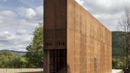 FOTO: Monument v Majeri po Cene Dušana Jurkoviča získal aj ocenenie CE.ZA.AR