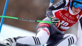Petra Vlhová navýšila náskok na čele Svetového pohára, v super-G skončila šiesta