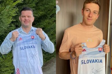 foto Anton Minárik a Ján Volko s dresom