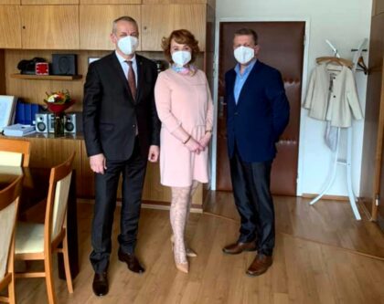 Zľava Ján Nosko, Miriam Lapuníková a Vladimír Lengvarský