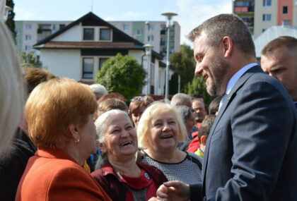 Peter Pellegrini s ľuďmi v regióne