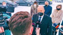 Primátori a starostovia obcí okolo letiska Sliač čakajú odpovede na otázky aj po stretnutí s ministrom obrany