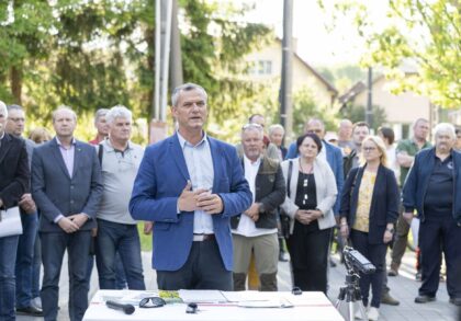 Roman Malatinec so starostami a občanmi