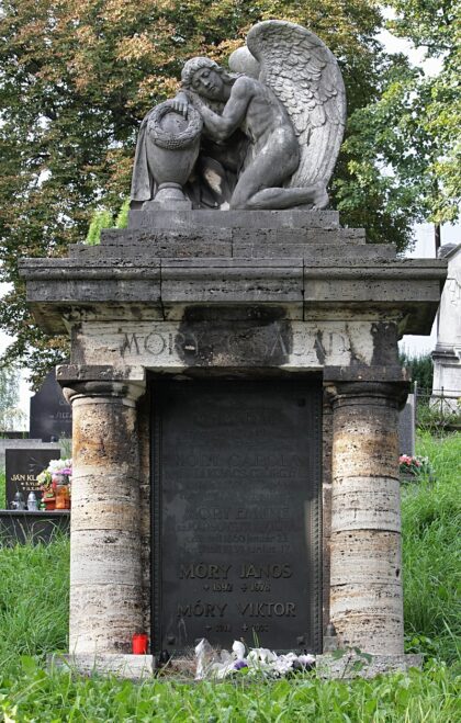 Hrob Jána Móryho na mestskom cintoríne v Banskej Bystrici
