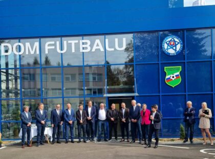 Lorenzo Cavallari a ďalší hostia pred Domom futbalu