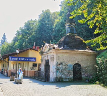 Kaplnka sv. Jána Nepomuckého na železničnej stanici Banská Bystrica mesto
