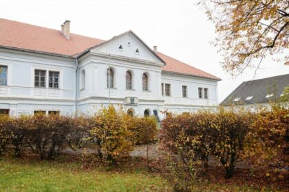 Prvé slovenské literárne gymnázium v Revúcej