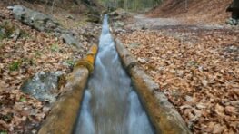 Mestské lesy pokračovali v oprave vodného žľabu Rakytovo druhou etapou