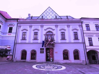 Fialová Radnica