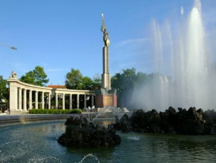 Pamätník Červenej armády vo Viedni je nielen umiestnený v centre mesta, ale je aj súčasťou projektu propagácie turistických atraktivít hlavného mesta Rakúska.