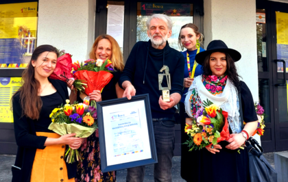 Ivana Kováčová s Mariánom Peckom a kolegyňami z BDNR s ocenením v Poľsku