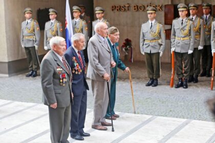 So spolubojovníkmi na oslavách SNP