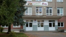 Škola, kde sa vzdelávanie stretáva so športom a vášňou pre úspech: virtuálna prehliadka + video