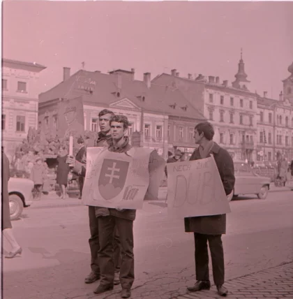 Protest na banskobystrickom Námestí SNP