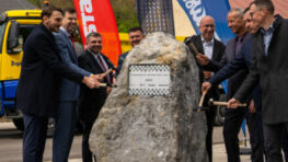 Medzi Banskou Bystricou a Slovenskou Ľupčou položili základný kameň trojkilometrového úseku rýchlostnej komunikácie R1