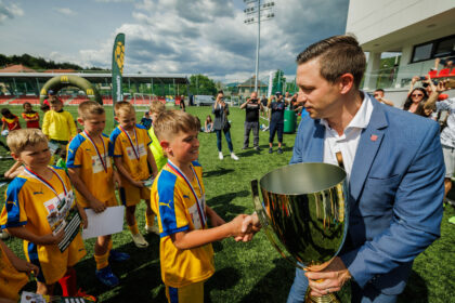 Martin Majling s víťazným tímom zo ZŠ Spojová