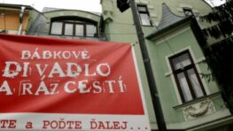 Bábkové divadlo na Rázcestí v apríli uvádza: O 5 SPOLU V DIVADLE!