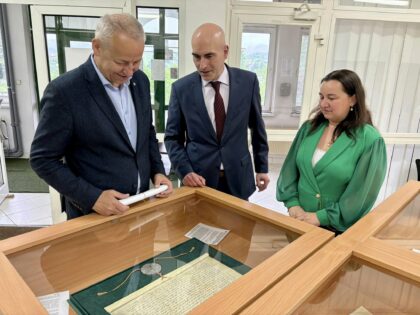Zľava Ján Nosko, Vladimír Sklenka a Lucia Kubíková Dimošová