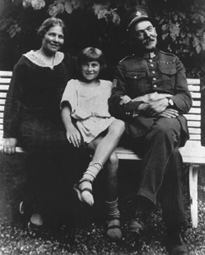 Zľava Hana Gregorová, dcéra Dagmar a Jozef Gregor Tajovský
