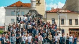 Motorkári v Banskej Bystrici vyrazia 18. mája 2025 spred Motoshopu Žubor na jazdu The Distinguished Gentlemans Ride