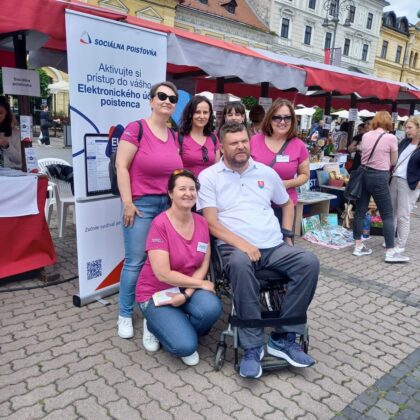 Marián Kuřeja s organizátorkami