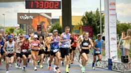 FOTO: V poradí už 14. Banskobystrický maratón v nestálom počasí s celkovou účasťou viac ako 3 000 bežcov