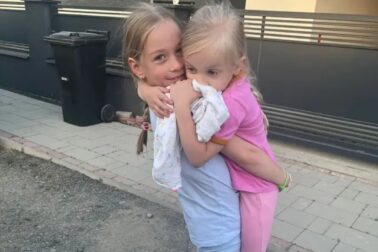 slovenske deti karolinka a sabinka