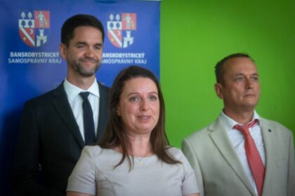 Zľava Ondrej Lunter, Andrea Houšková a Ľubomír Jambrich