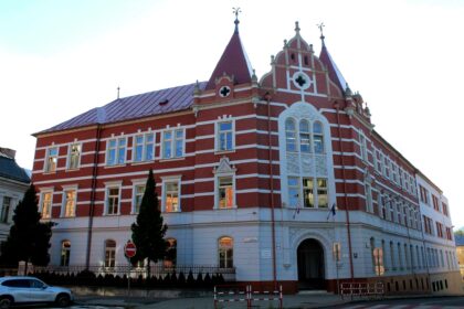 Skuteckého 8