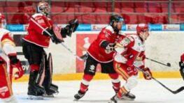 Bystrickí hokejisti zakopli na ľade posledného Prešova, nečakane prehrali