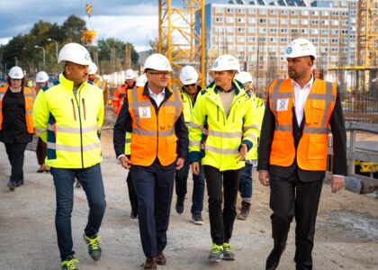 Peter Kmec a Kamil Šaško na stavbe novej nemocnice v Banskej Bystrici