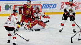 FOTO: Bystrica jasne zdolala Trenčín, tretí shutout Rabčana, trojbodoví Myklucha a Turnbull + HLASY