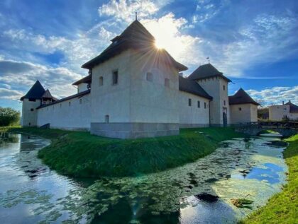 Vodný hrad Hronsek