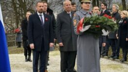 FOTO: Mesto Banská Bystrica si dôstojne pripomenulo Deň vojnových veteránov