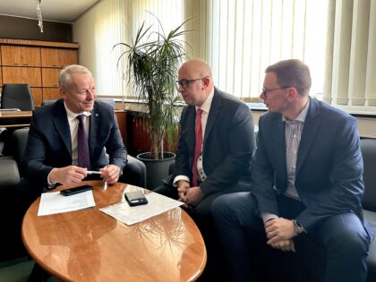 Primátor Ján Nosko s ministrom dopravy Jozefom Rážom a generálnym riaditeľom NDS